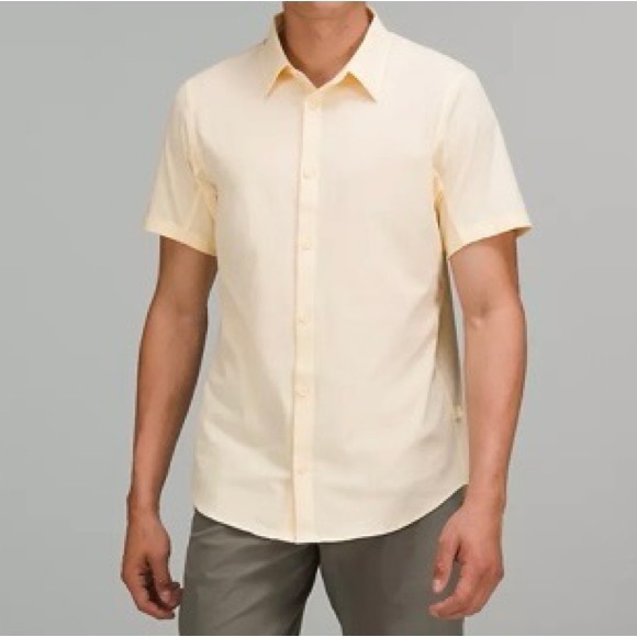 Lululemon Men's Yellow Airing Easy Short Sleeve Button Down Shirt